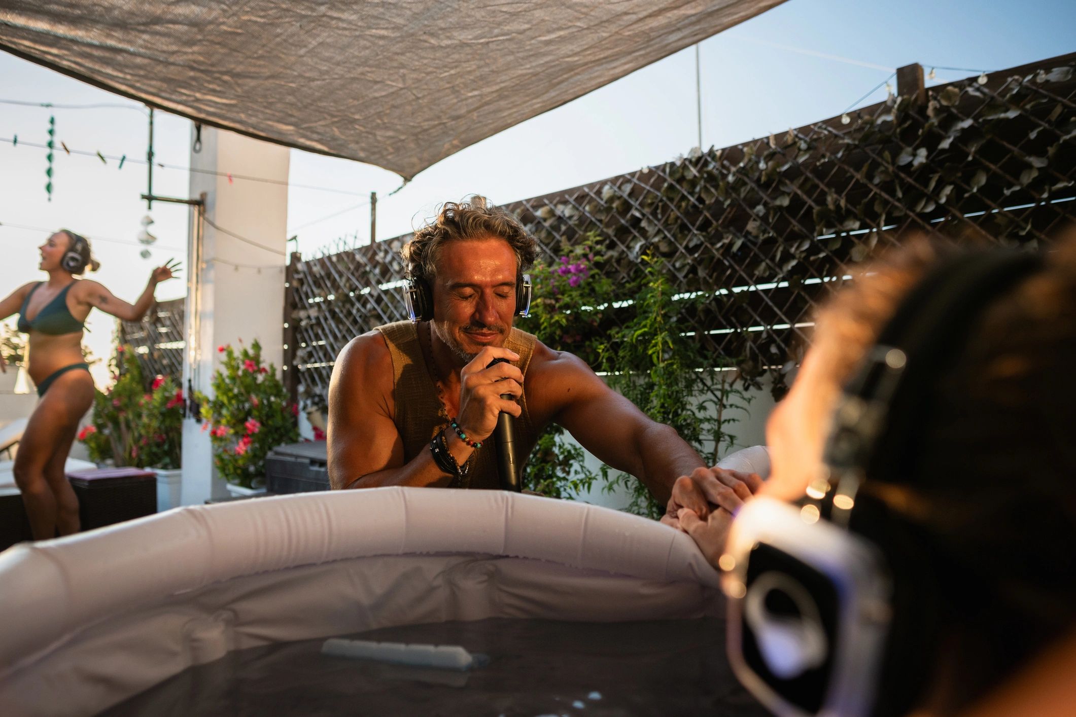 What Is a Silent Disco and How Does It Work photo for SE2 Silent Disco