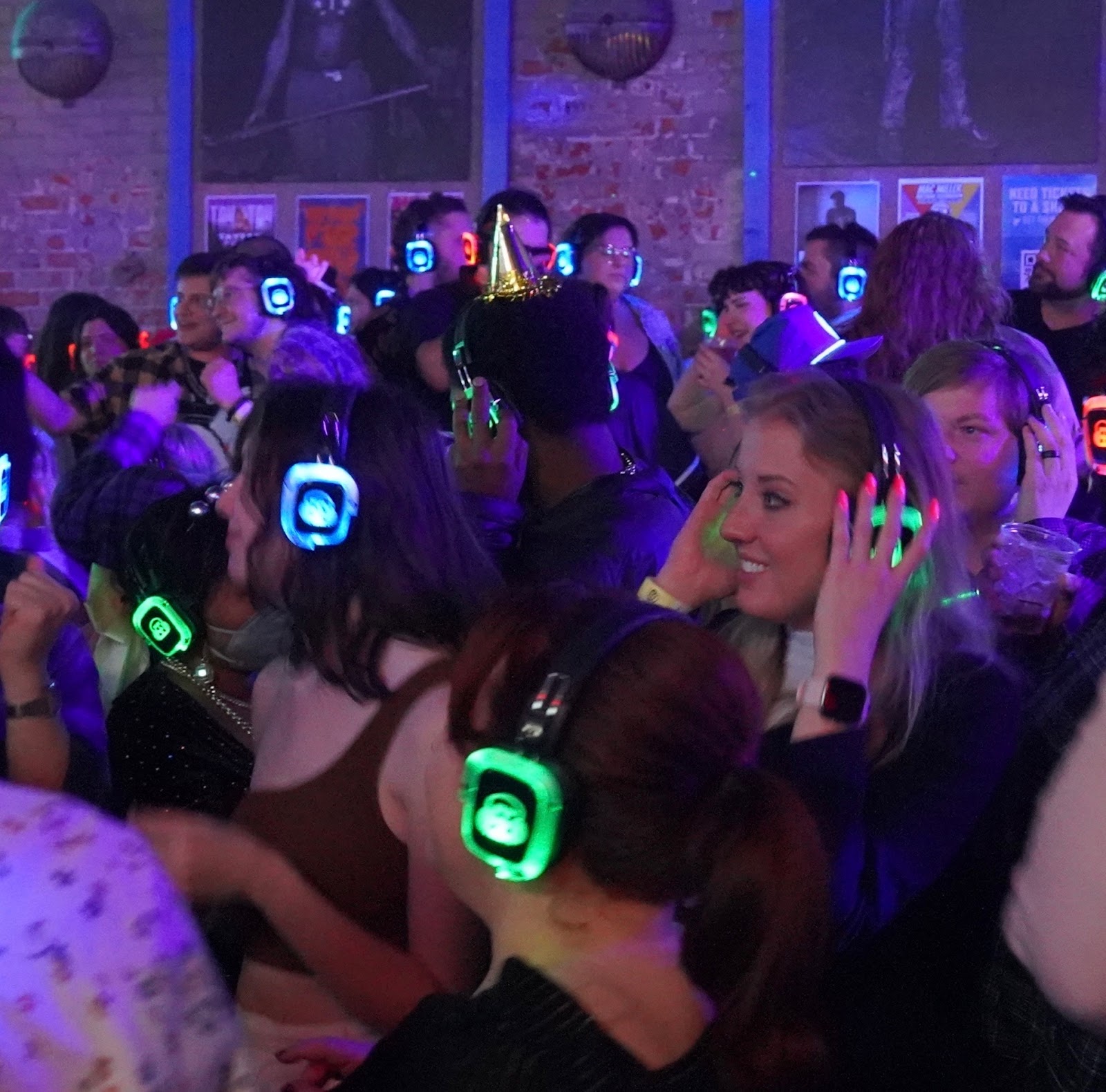 SE2 Silent Disco photo showing an SE2 Silent Disco event moment with party lighting, asset EPOGMO.