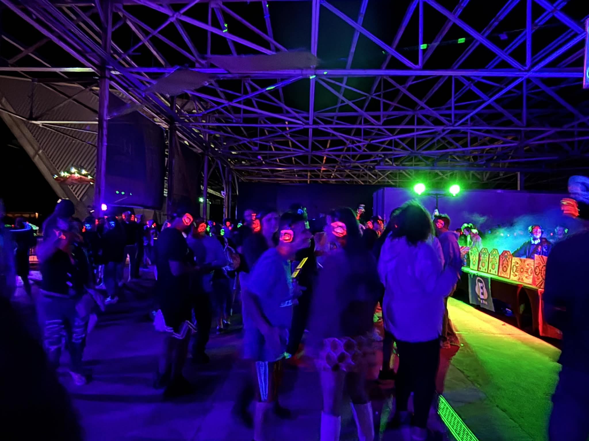 SE2 Silent Disco photo showing an SE2 Silent Disco event moment with party lighting, asset RLZS0F.