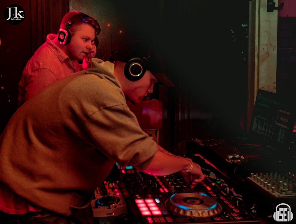 SE2 Silent Disco guests at Stamps the Bar in Tonawanda.